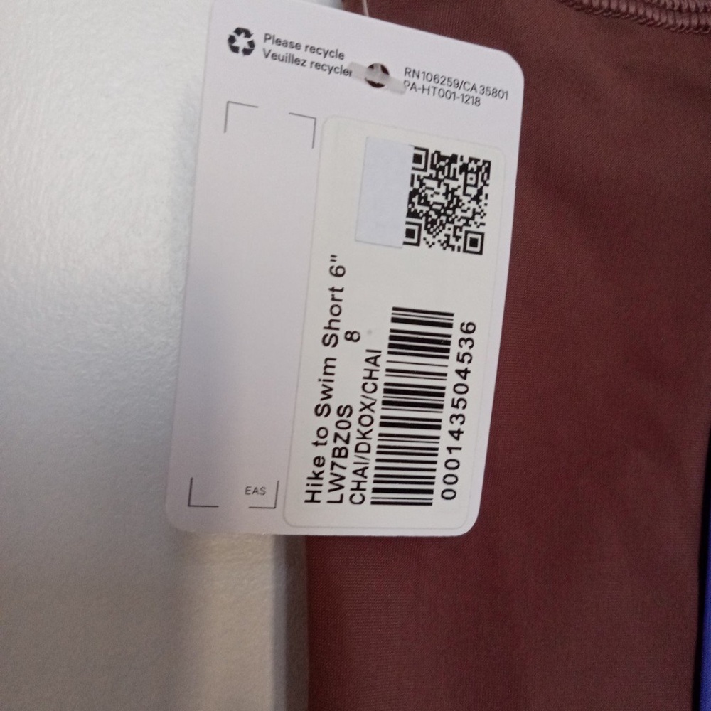 NWT Lululemon hike to swim 6" shorts size 8 - Picture 4 of 4